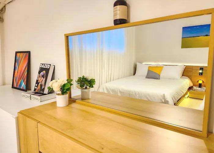 Gangnam & Sinnonhyeon Beauty Shopping 3br 4 Queen Beds Max 8 Appartement