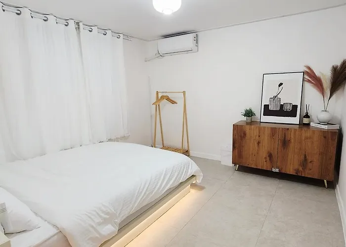 Appartement Gangnam & Sinnonhyeon Beauty Shopping 3br 4 Queen Beds Max 8