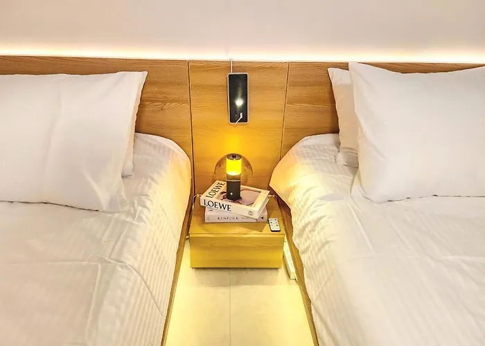 Appartement Gangnam & Sinnonhyeon Beauty Shopping 3br 4 Queen Beds Max 8 Seoel