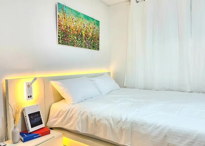 Appartement Gangnam & Sinnonhyeon Beauty Shopping 3br 4 Queen Beds Max 8 *